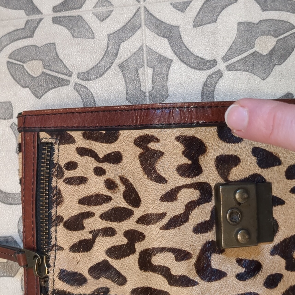 Fossil Vintage Re Issue II Flap Cheetah Wallet - Picture 4 of 5